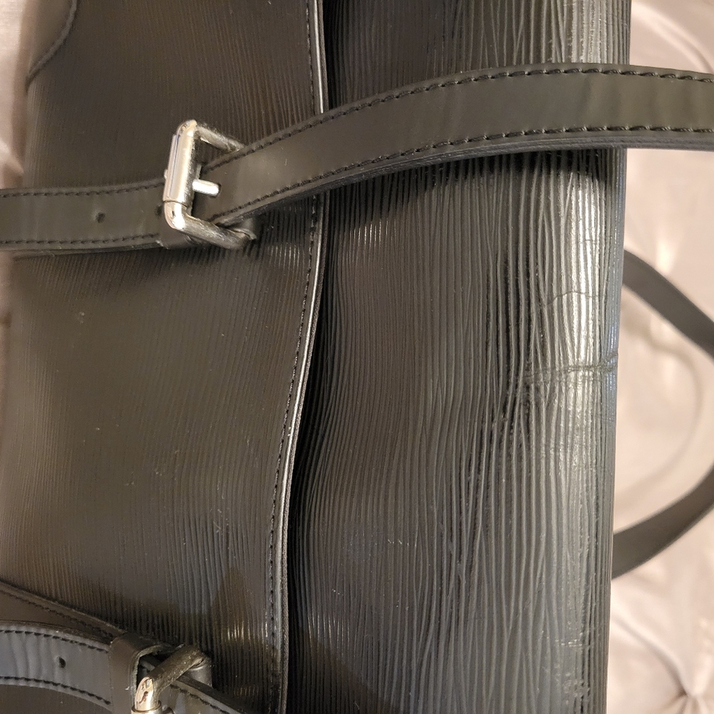 Reduced! Louis Vuitton Black Epi Segur MM Satchel - Picture 14 of 14